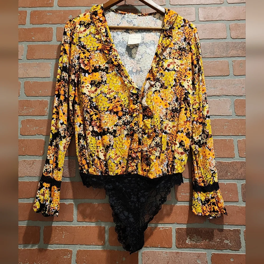 Free people small new w tag.      ‎          Bin 1